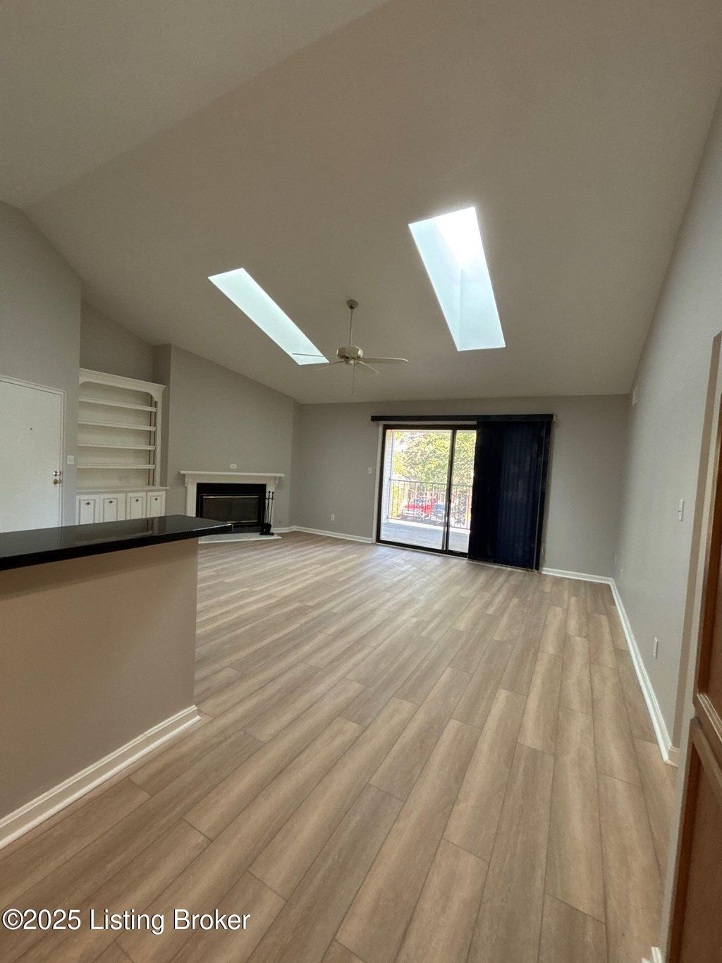 Photo of 816 Washburn Ave #16, Louisville, KY 40222 (MLS # 1701804)