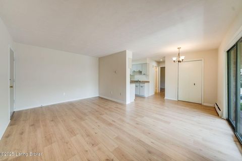 Photo of 3501 Illinois Ave #B6, Louisville, KY 40213 (MLS # 1701747) Photo of 3501 Illinois Ave #B6, Louisville, KY 40213 (MLS # 1701747)