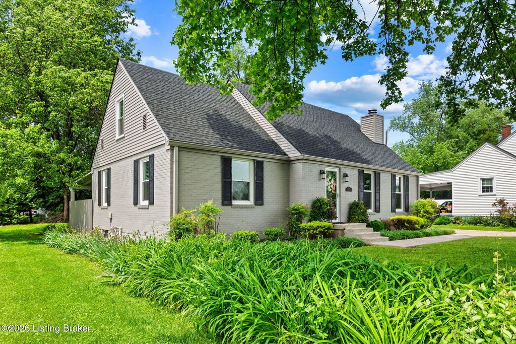 Photo of 118 Guthrie Dr, Bardstown, KY 40004 (MLS # 1707965)