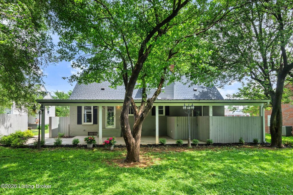 Photo of 118 Guthrie Dr, Bardstown, KY 40004 (MLS # 1707965)