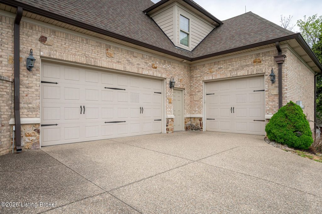 Photo of 12503 Oakland Hills Trail, Louisville, KY 40291 (MLS # 1714824)