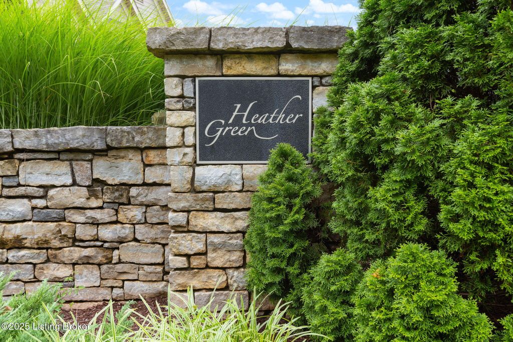 Photo of 3015 Heather Green Blvd, La Grange, KY 40031 (MLS # 1704876)