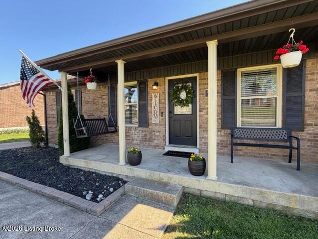 Photo of 111 Faith Ave, Bloomfield, KY 40008 (MLS # 1713574)