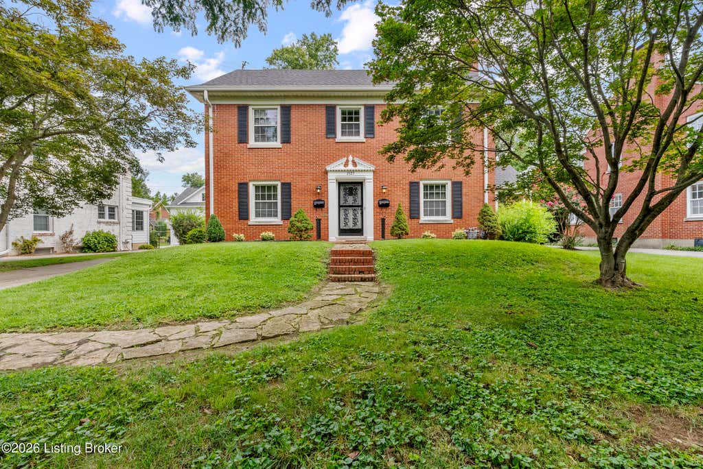 Photo of 2323 Broadmeade Rd, Seneca Gardens, KY 40205 (MLS # 1726409)