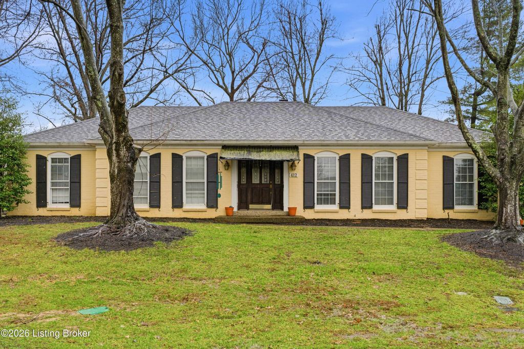 Photo of 412 Lochinvar Pl, Douglass Hills, KY 40243 (MLS # 1710739)