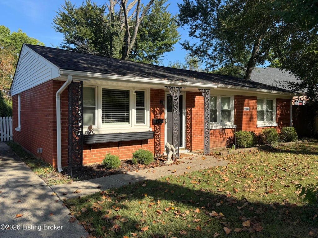 Photo of 2027 Cedarcrest Dr, Louisville, KY 40242 (MLS # 1729214)