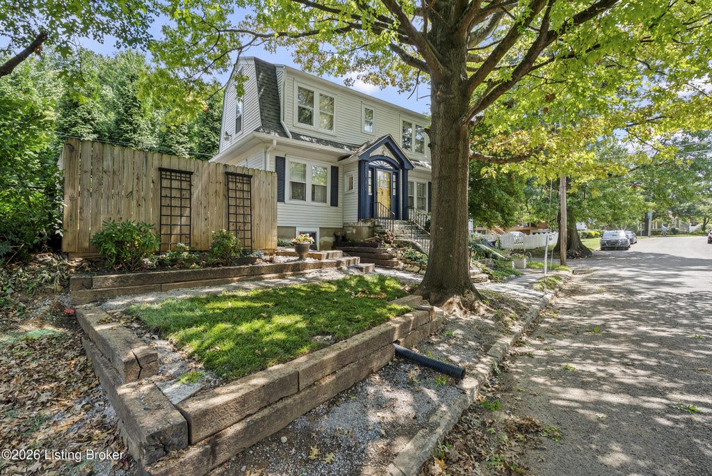 Photo of 1439 Quadrant Ave, Louisville, KY 40204 (MLS # 1725608)