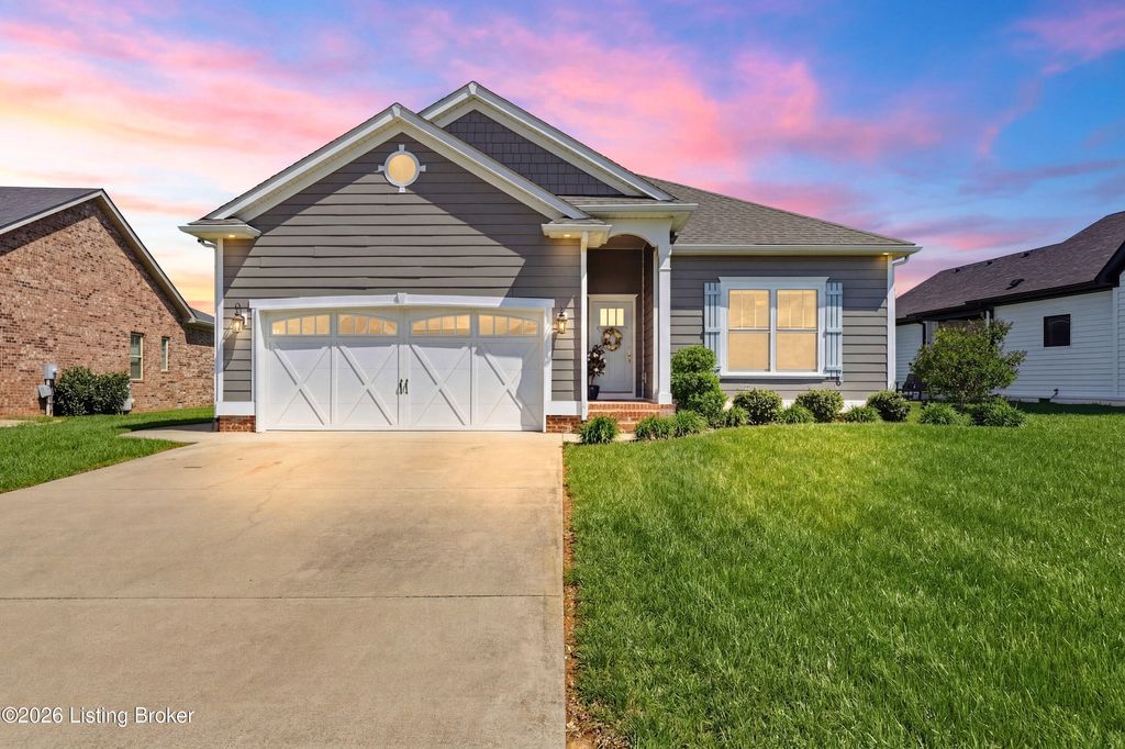 Photo of 157 Remington Dr, Bardstown, KY 40004 (MLS # 1713671)