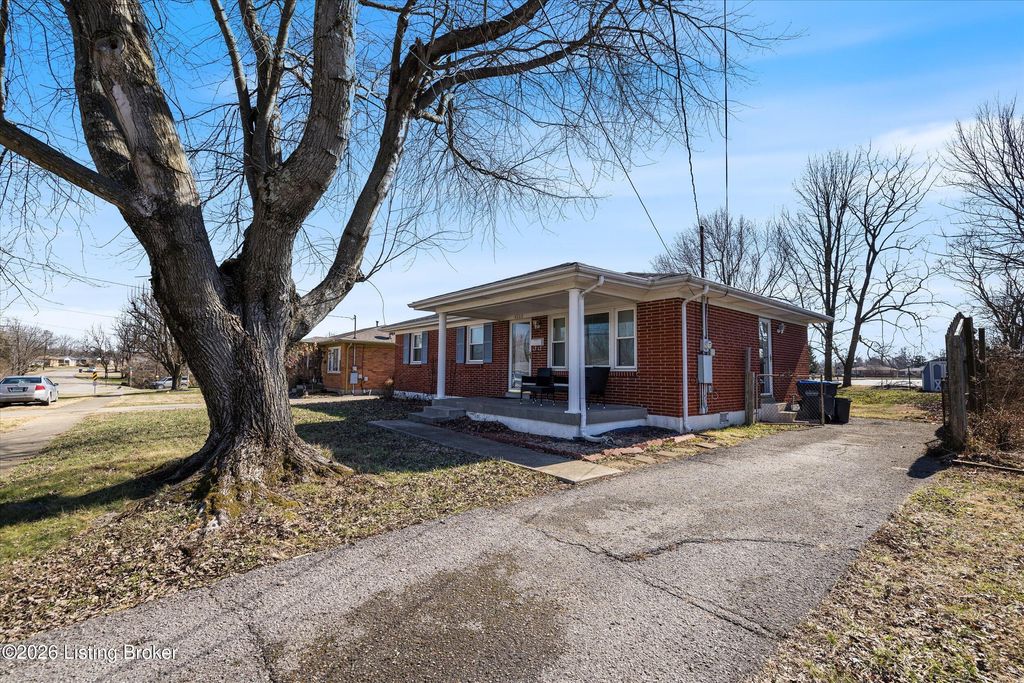 Photo of 4206 Kurtz Ave, Louisville, KY 40229 (MLS # 1710602)