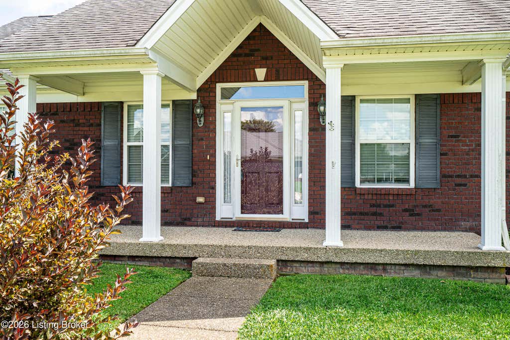 Photo of 110 Savannah Ct, Taylorsville, KY 40071 (MLS # 1727087)
