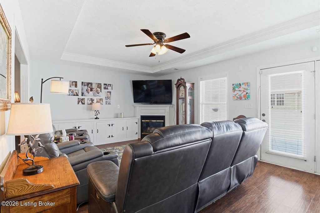 Photo of 6623 Woods Mill Dr, Louisville, KY 40272 (MLS # 1708223)