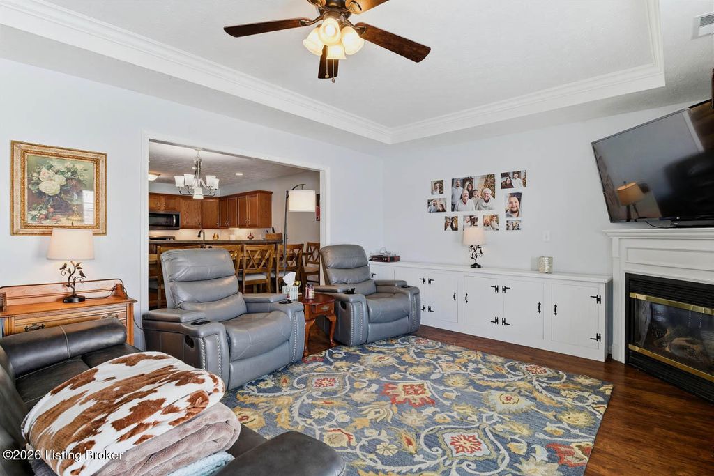 Photo of 6623 Woods Mill Dr, Louisville, KY 40272 (MLS # 1708223)