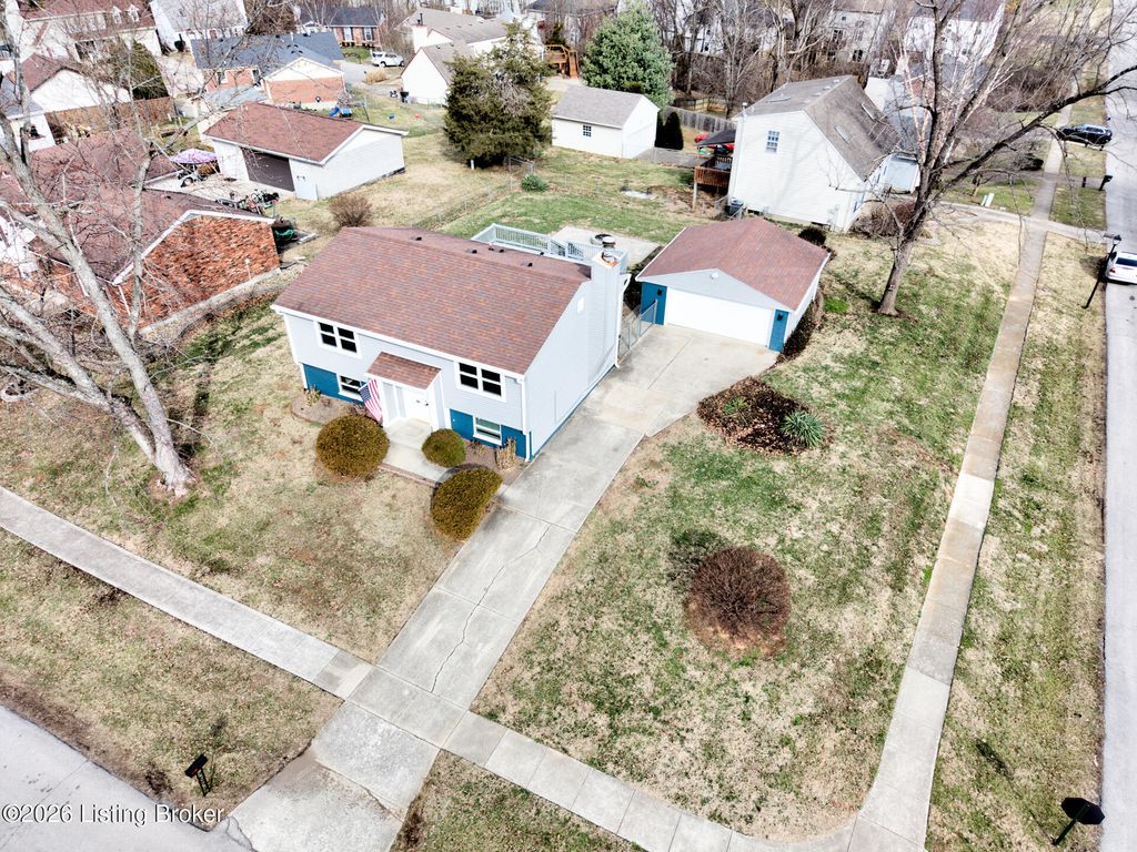 Photo of 9307 Marse Henry Dr, Jeffersontown, KY 40299 (MLS # 1710211)