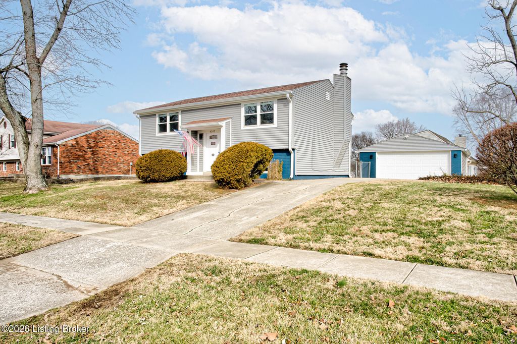 Photo of 9307 Marse Henry Dr, Jeffersontown, KY 40299 (MLS # 1710211)