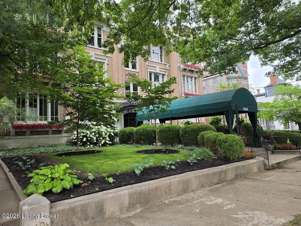 Photo of 1028 Cherokee Rd, Louisville, KY 40204 (MLS # 1728391)