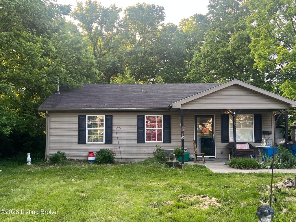 Photo of 505 E Woodford St, Lawrenceburg, KY 40342 (MLS # 1721333)