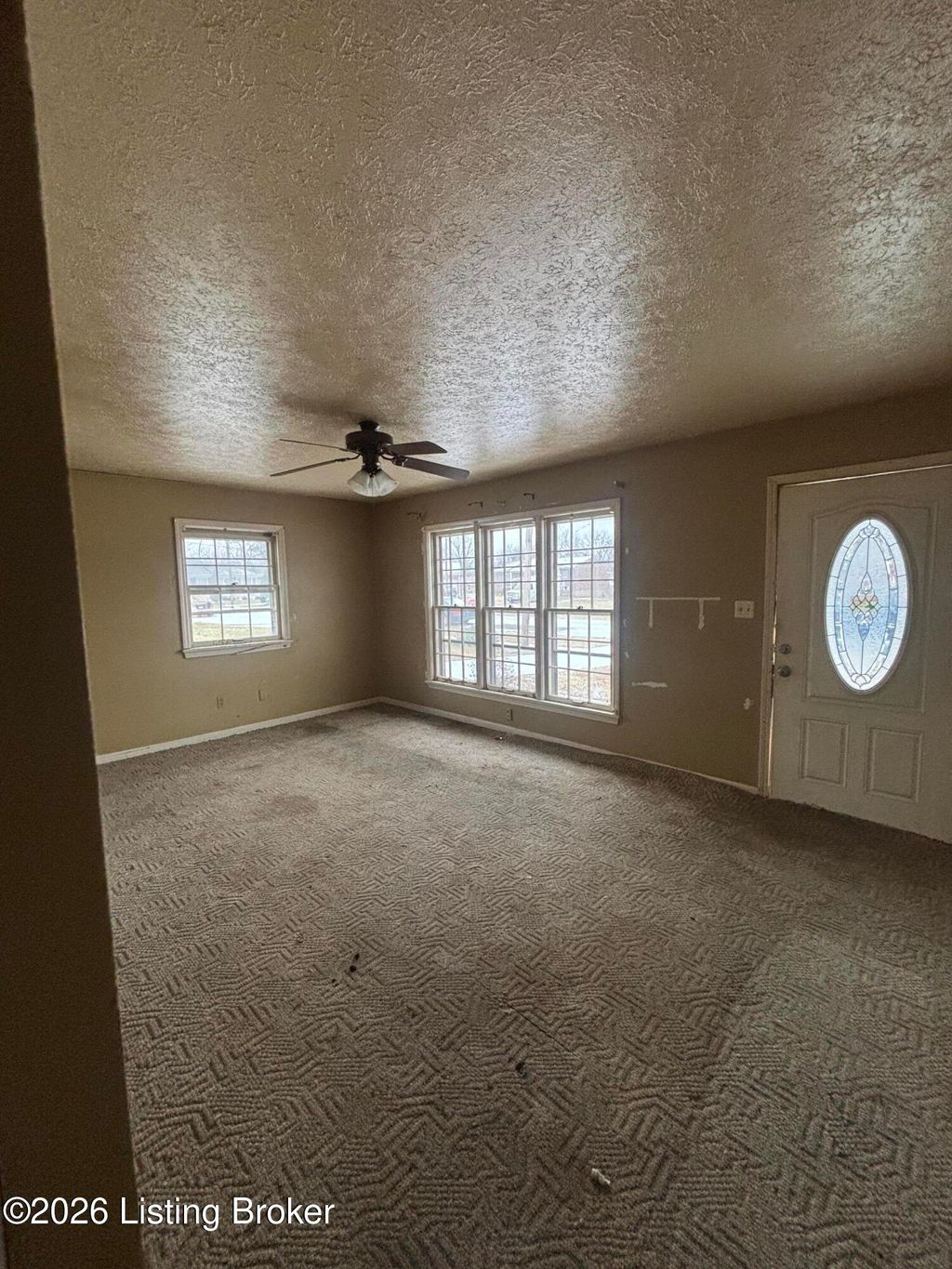 Photo of 112 Daryl Ct, Louisville, KY 40214 (MLS # 1707730)