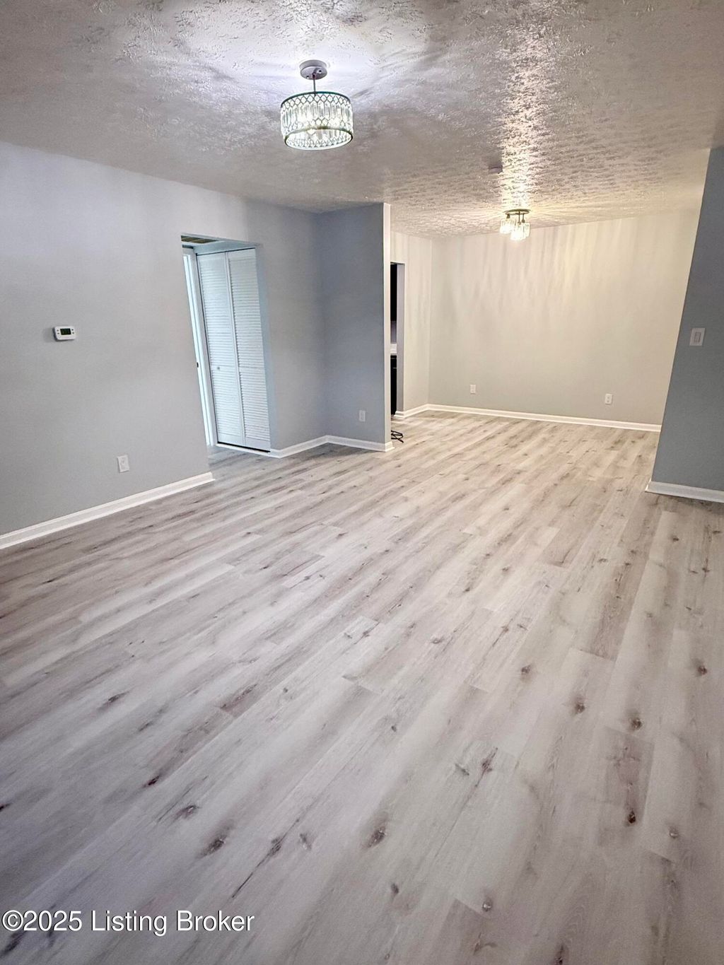 Photo of 3504 Lodge Ln #APT 330, Louisville, KY 40218 (MLS # 1715683)