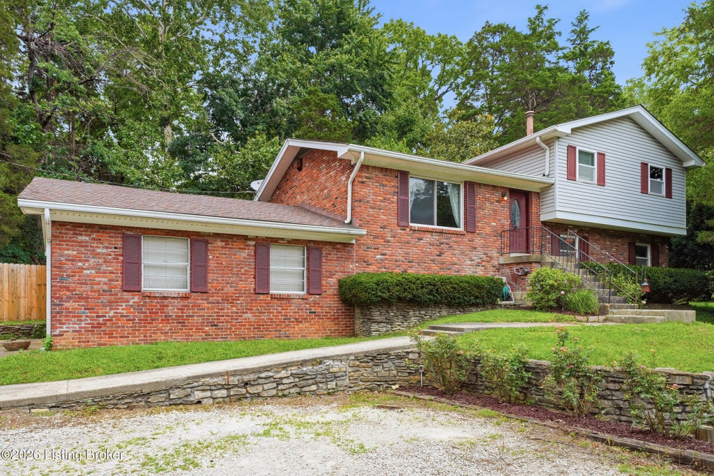 Photo of 5206 Cool Brook Rd, Louisville, KY 40291 (MLS # 1722903)