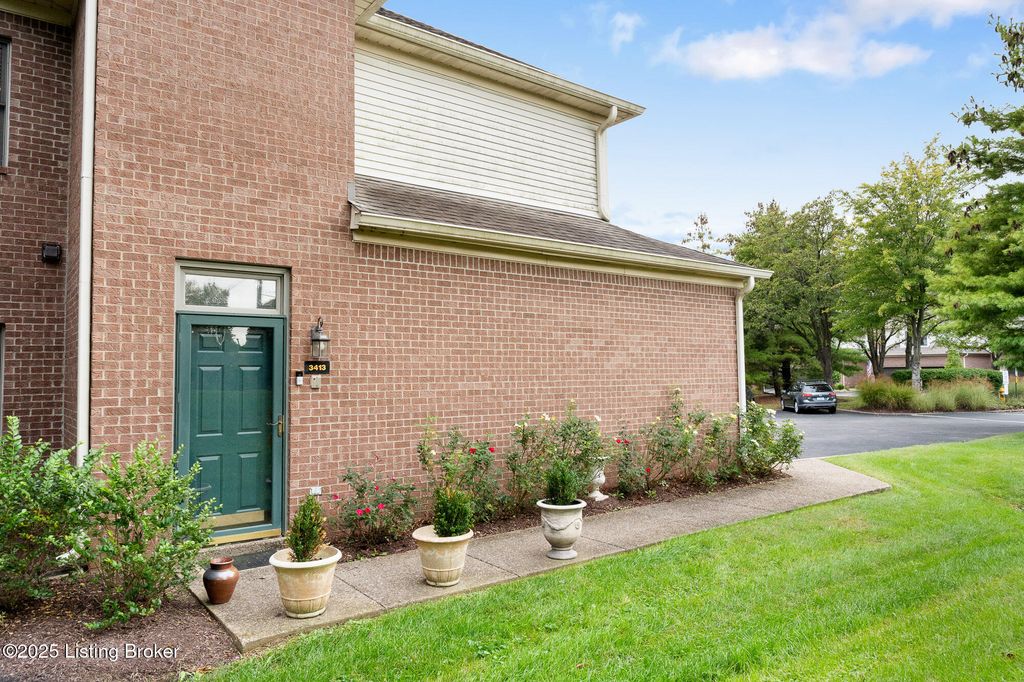 Photo of 3413 Hurstbourne Ridge Blvd, Louisville, KY 40299 (MLS # 1700179)