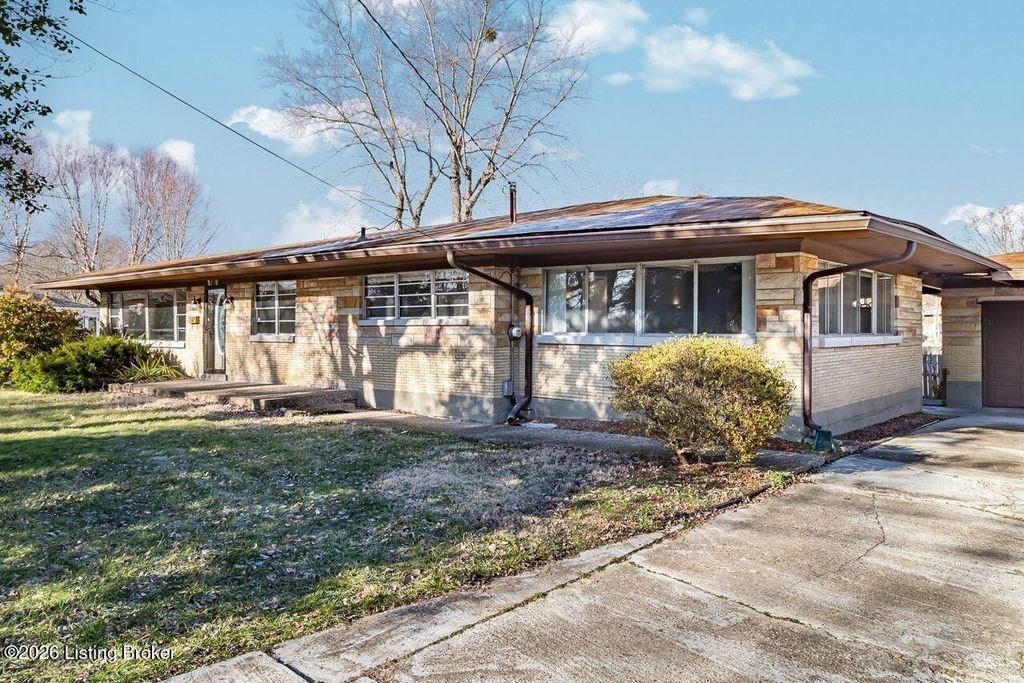 Photo of 5739 Dorinda Dr, Louisville, KY 40258 (MLS # 1707140)