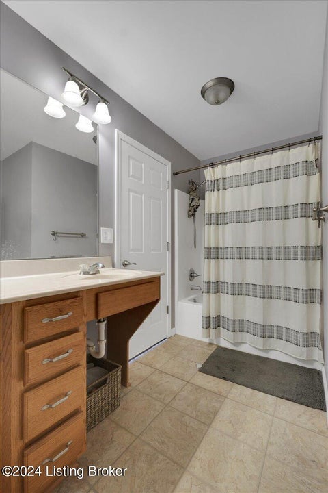 Tiny photo for 2014 Cherrywood Dr, La Grange, KY 40031 (MLS # 1729701)