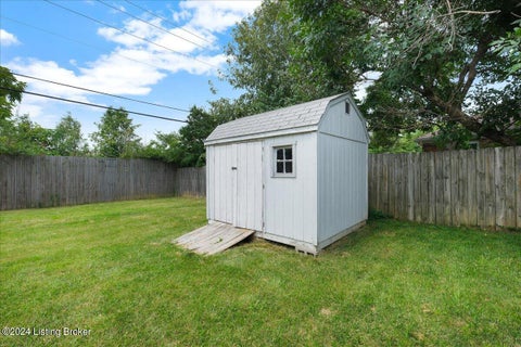 Tiny photo for 2014 Cherrywood Dr, La Grange, KY 40031 (MLS # 1729701)