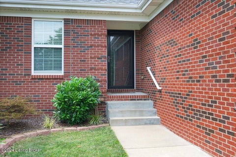 Tiny photo for 2014 Cherrywood Dr, La Grange, KY 40031 (MLS # 1729701)
