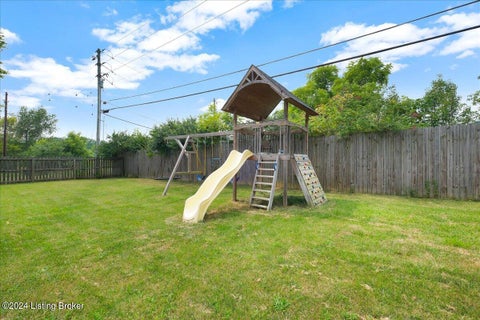 Tiny photo for 2014 Cherrywood Dr, La Grange, KY 40031 (MLS # 1729701)