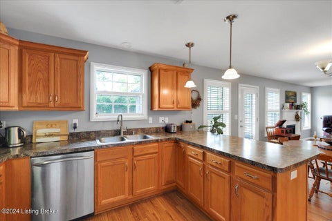 Tiny photo for 2014 Cherrywood Dr, La Grange, KY 40031 (MLS # 1729701)