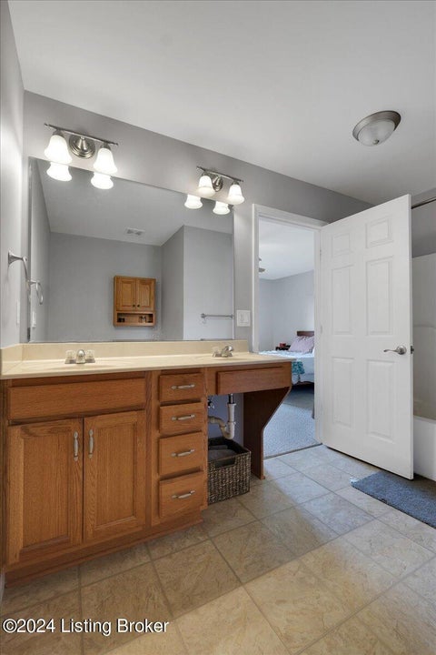 Tiny photo for 2014 Cherrywood Dr, La Grange, KY 40031 (MLS # 1729701)