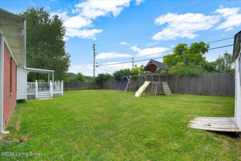 Tiny photo for 2014 Cherrywood Dr, La Grange, KY 40031 (MLS # 1729701)