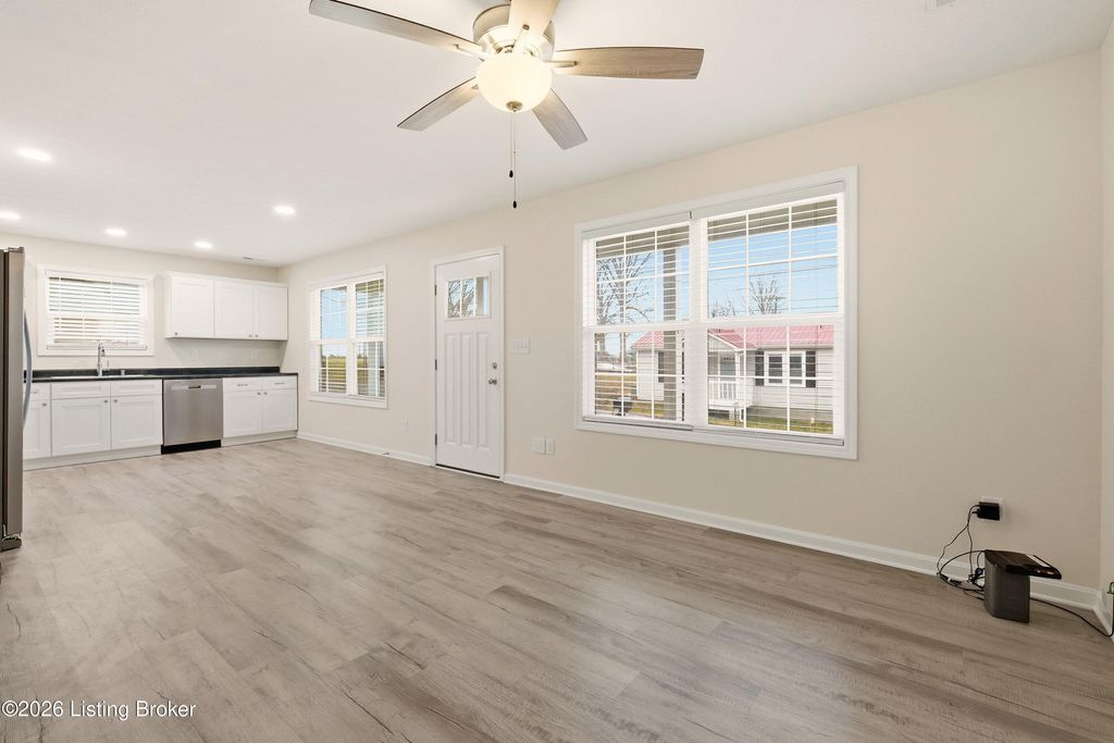 Photo of 212 Chandler St, Elizabethtown, KY 42701 (MLS # 1709369)