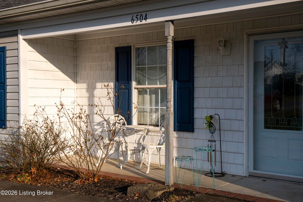 Photo of 6504 Missionary Ridge Dr, Pewee Valley, KY 40056 (MLS # 1706439)