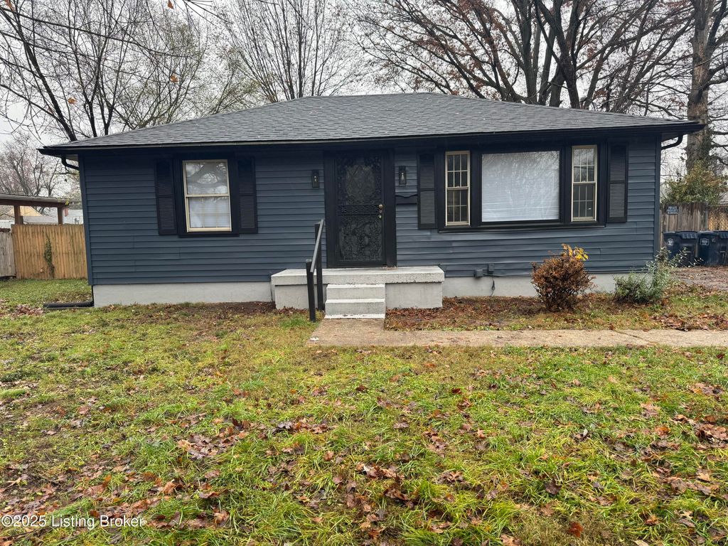 Photo of 2709 Pioneer Rd, Louisville, KY 40216 (MLS # 1704908)