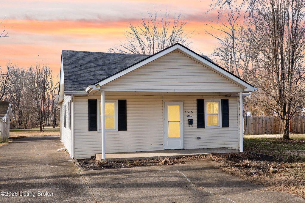 Photo of 5316 Guest Ave, Louisville, KY 40213 (MLS # 1707247)