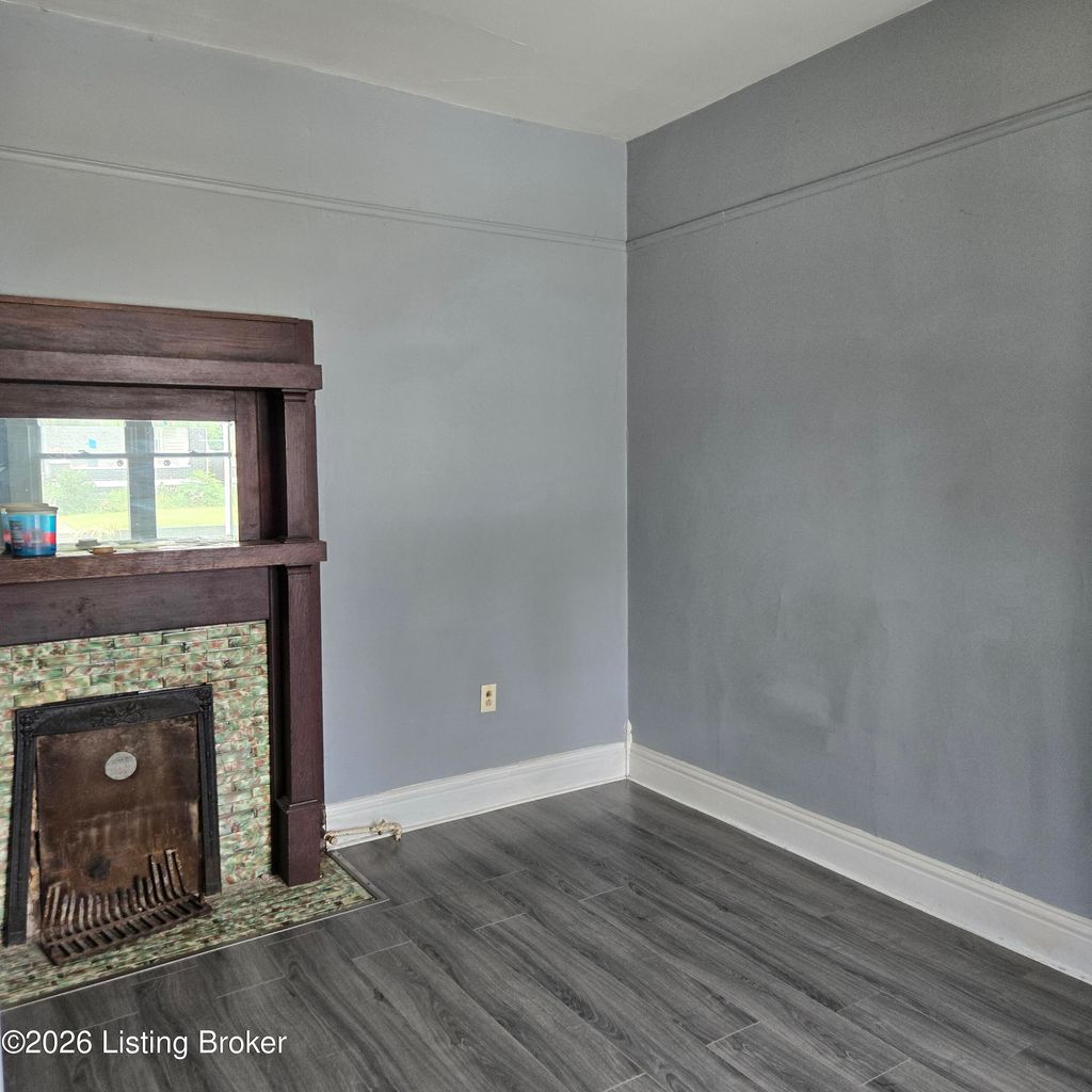 Photo of 3420 W Jefferson St, Louisville, KY 40212 (MLS # 1718921)
