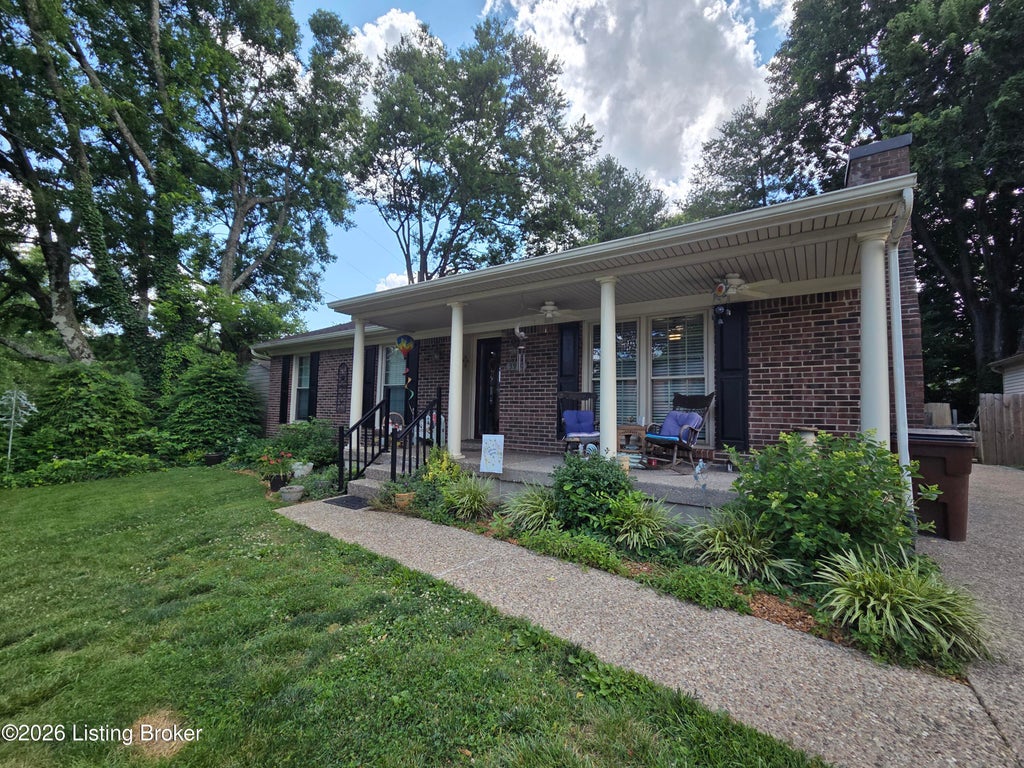 Photo of 3910 Kirby Ln, Jeffersontown, KY 40299 (MLS # 1720693)