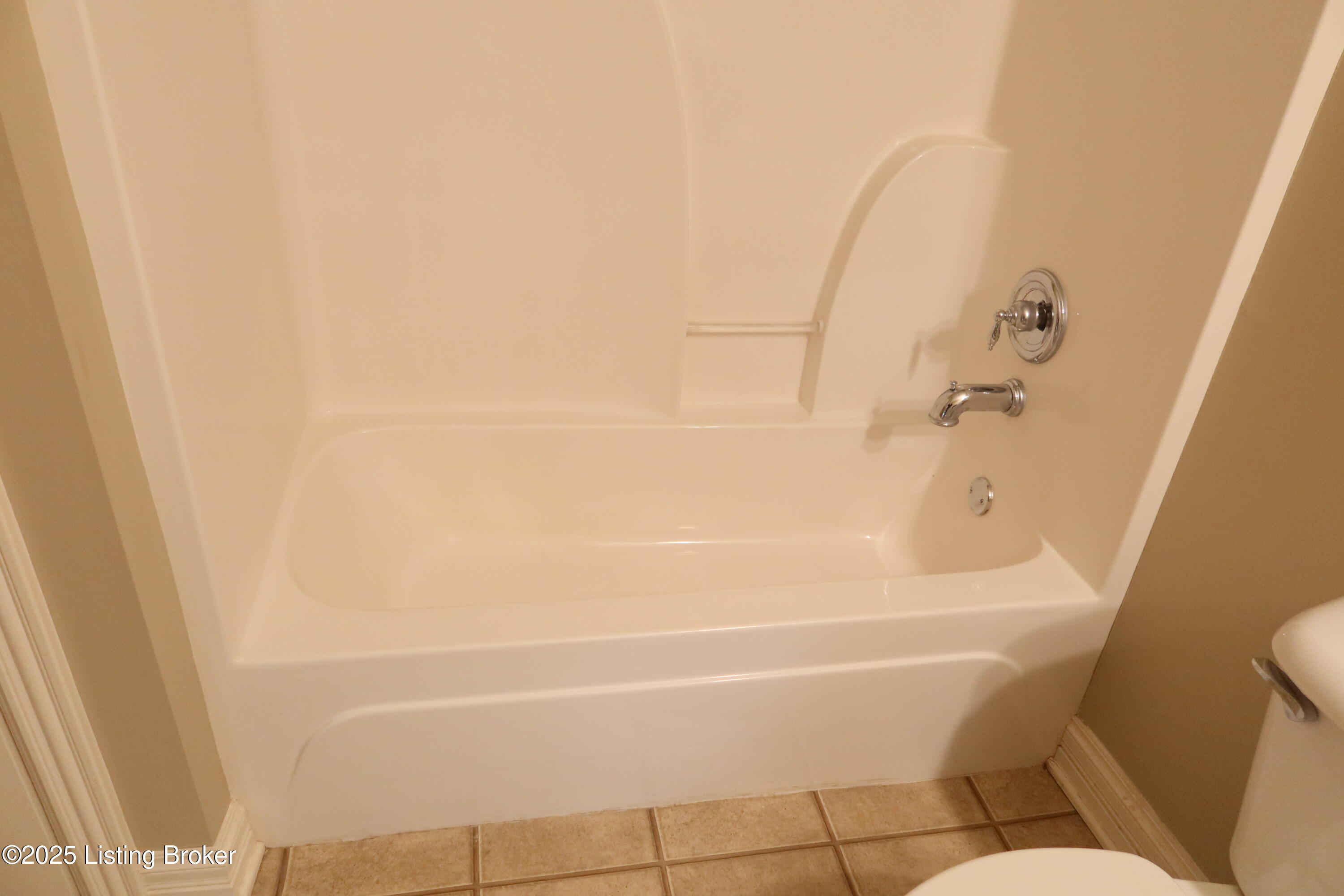 3234 Ridge Brook Cir, Louisville, Kentucky image 27