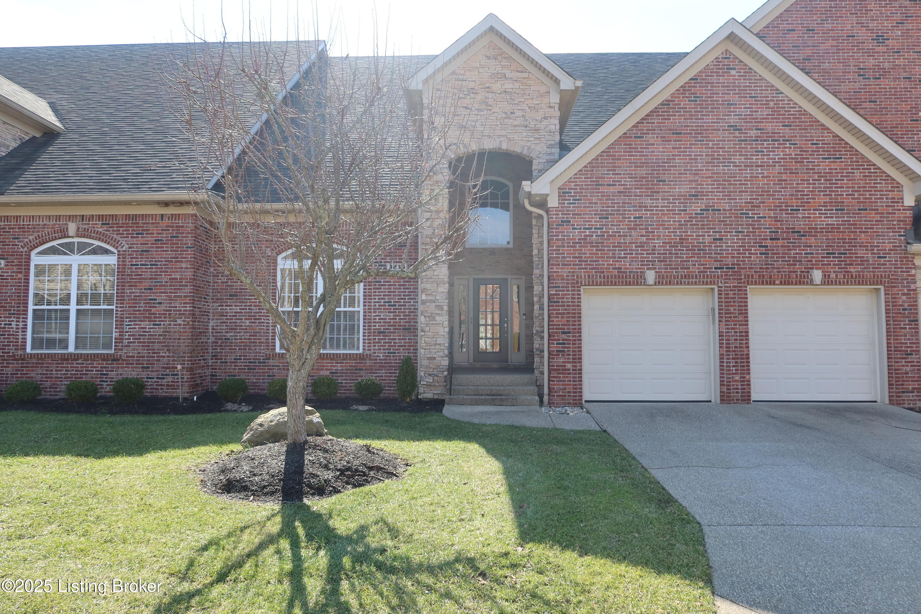3234 Ridge Brook Cir, Louisville, Kentucky image 1