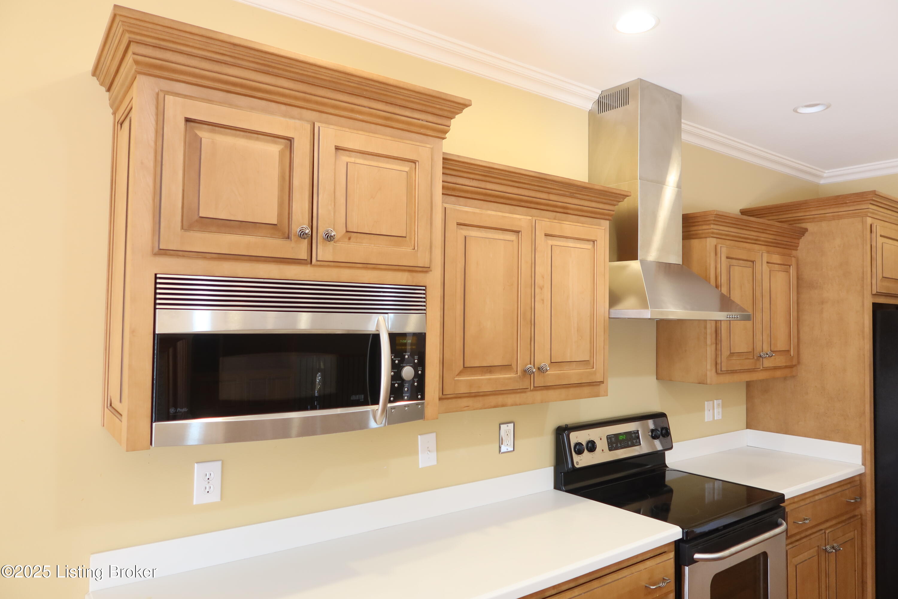 3234 Ridge Brook Cir, Louisville, Kentucky image 5