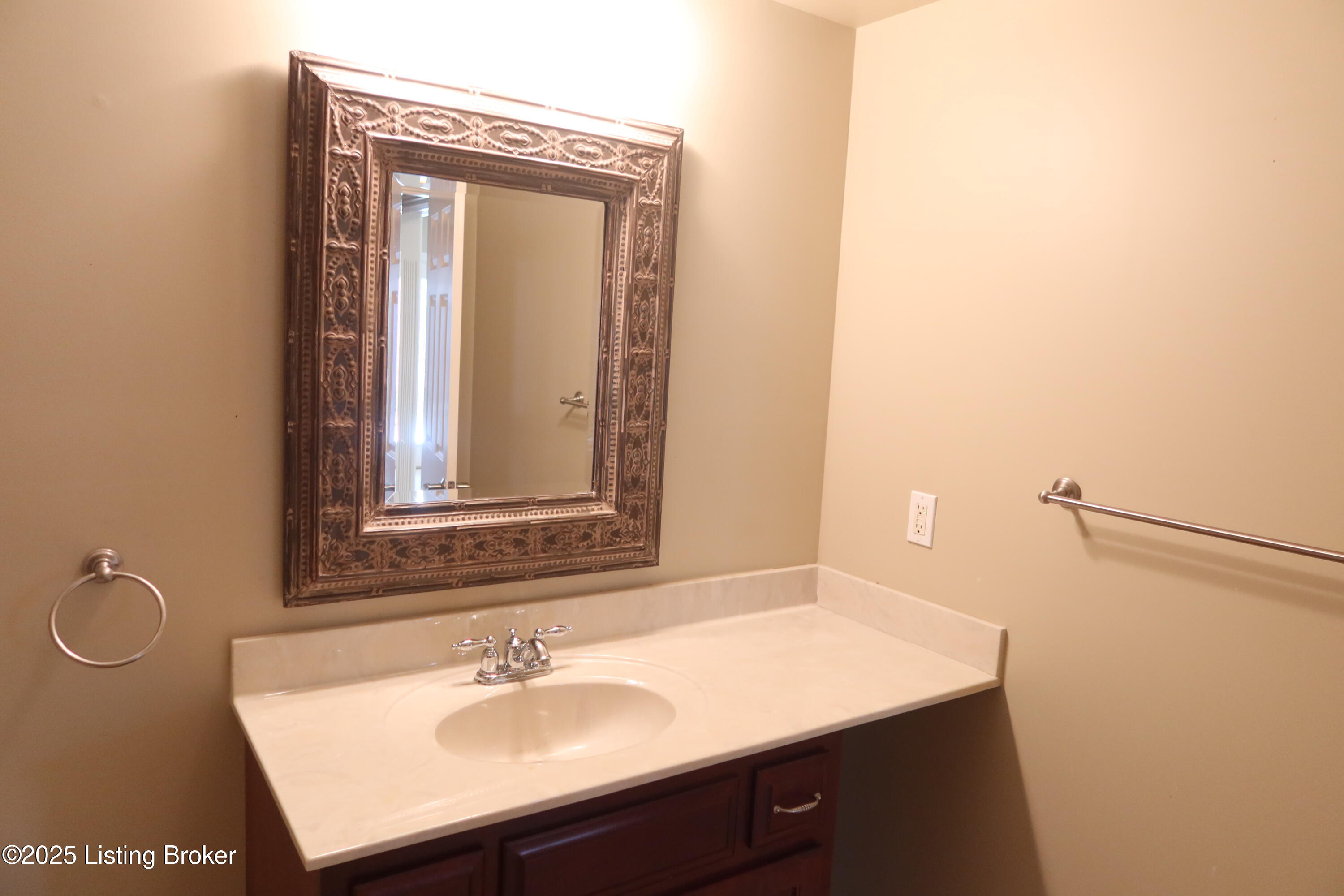 3234 Ridge Brook Cir, Louisville, Kentucky image 24