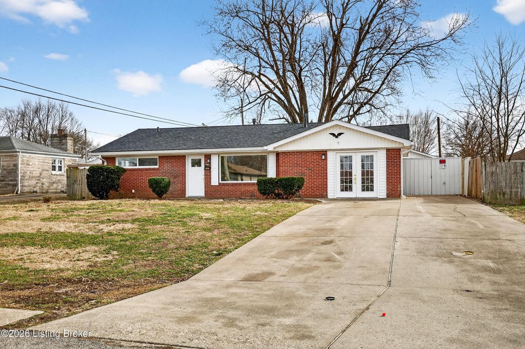 Photo of 4902 Dee Rd, Louisville, KY 40219 (MLS # 1707847)
