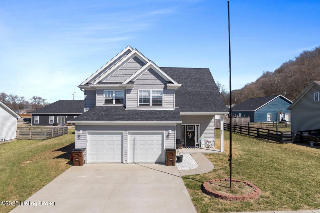 Photo of 604 Pine Ct, Carrollton, KY 41008 (MLS # 1713569)