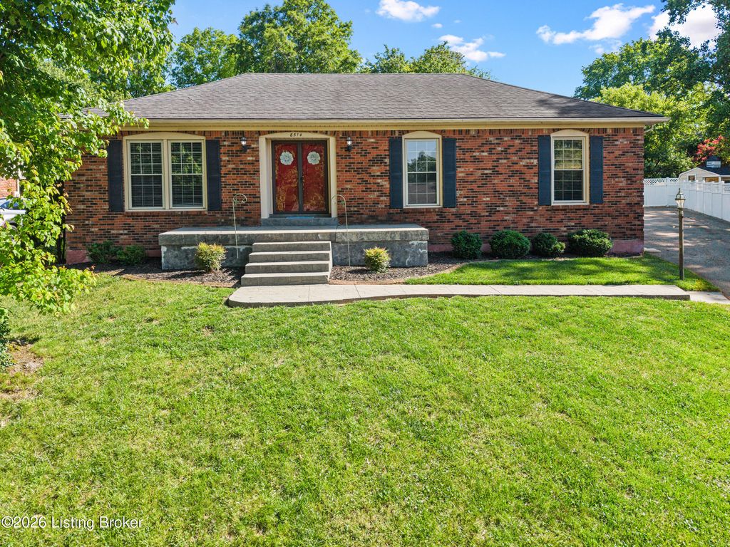 Photo of 8514 Amerivan Dr, Louisville, KY 40299 (MLS # 1716849)