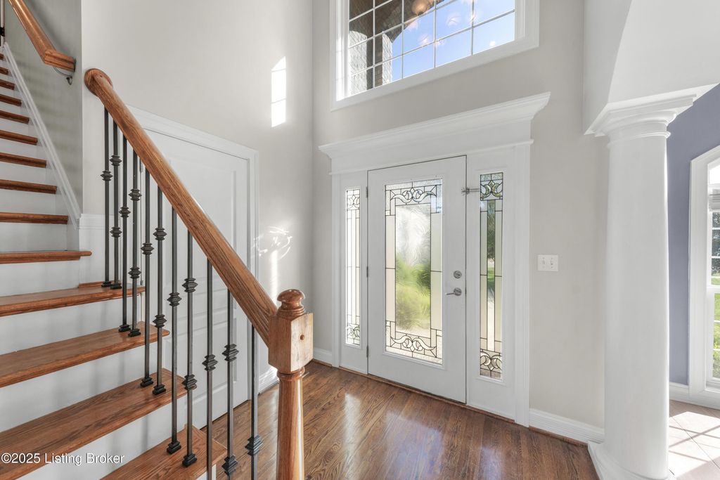 Photo of 11006 Radleigh Ln, Louisville, KY 40291 (MLS # 1700530)