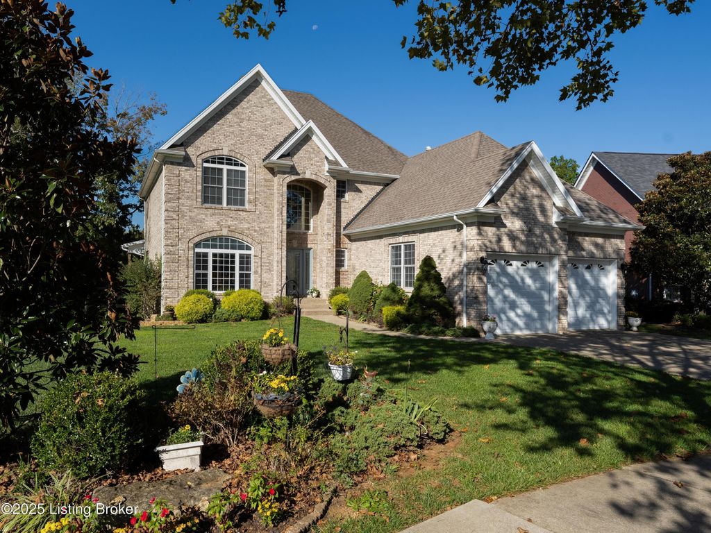 Photo of 11006 Radleigh Ln, Louisville, KY 40291 (MLS # 1700530)