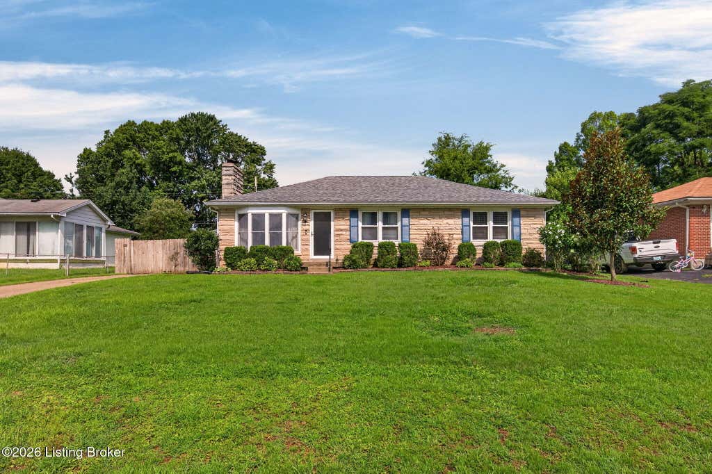 Photo of 9914 Prairie Dr, Louisville, KY 40272 (MLS # 1722296)