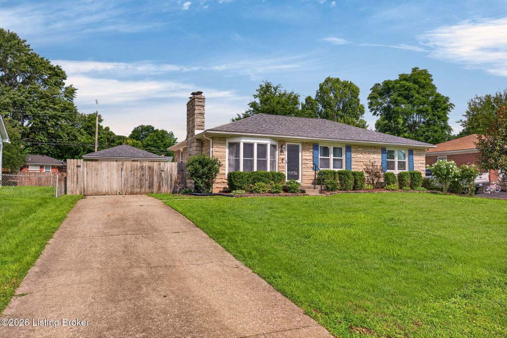 Photo of 9914 Prairie Dr, Louisville, KY 40272 (MLS # 1722296)
