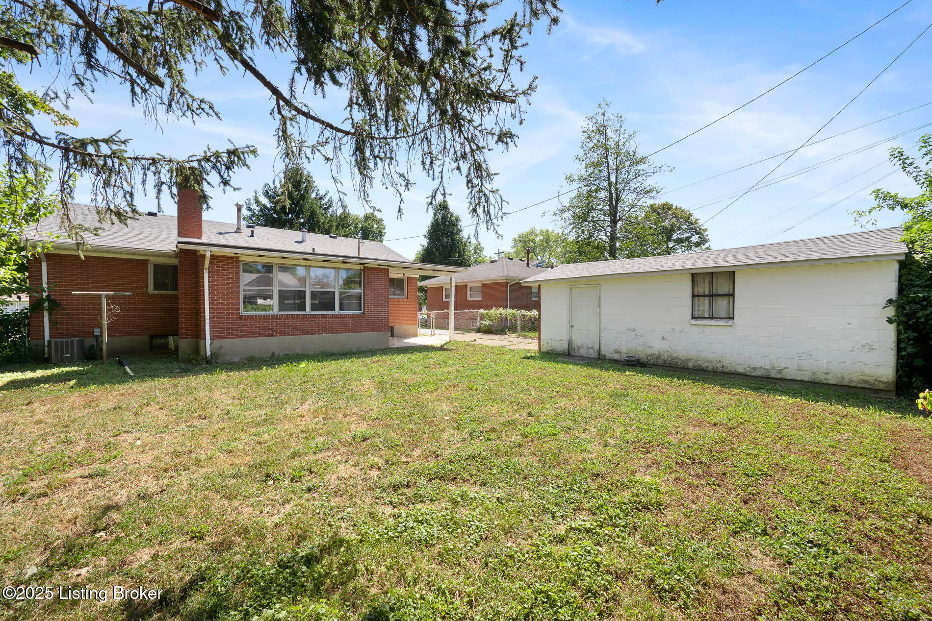 Louisville, Kentucky 40220, United States, 3 Bedrooms Bedrooms, ,1 BathroomBathrooms,Residential,Pending,209269